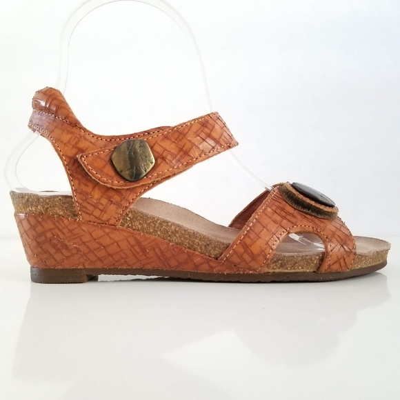 Taos Score Brown Wedge Strap Sandal Open Toe Shoes - Picture 2 of 12